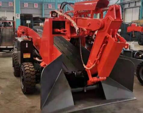 礦用扒渣機在礦井工作時，要注意哪些事項呢？